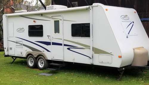 26-FOOT CAMPER/TRAVEL TRAILER! (very light) - - by for sale in Cazenovia, NY