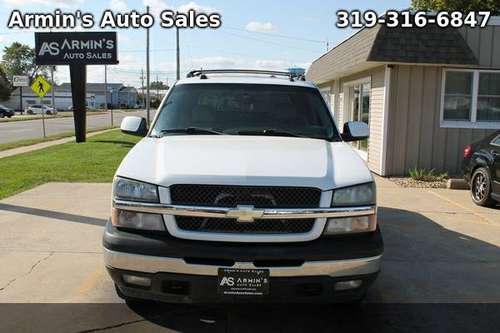 2005 Chevrolet, Chevy Avalanche 1500 4WD for sale in Waterloo, IA