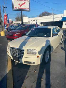 2010 CHRYSLER 300!!! VERY CLEAN, NICE CAR!! - cars & trucks - by... for sale in Louisville, KY