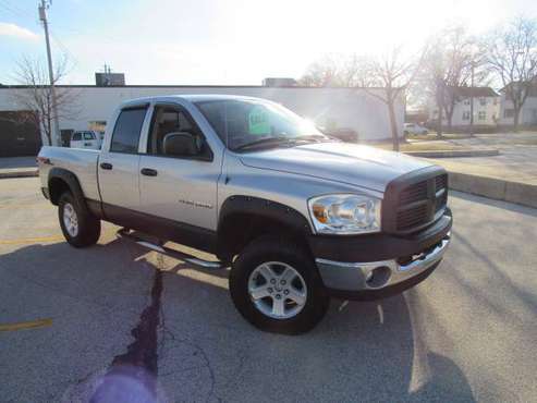 2007 DODGE RAM SLT CREW CAB ** 4x4 ** 5.7 - V8 HEMI **WOW - cars &... for sale in Butler, WI
