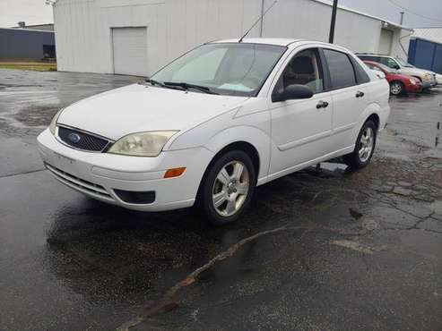 2005 Ford Focus ZX4 SE - cars & trucks - by dealer - vehicle... for sale in Appleton, WI