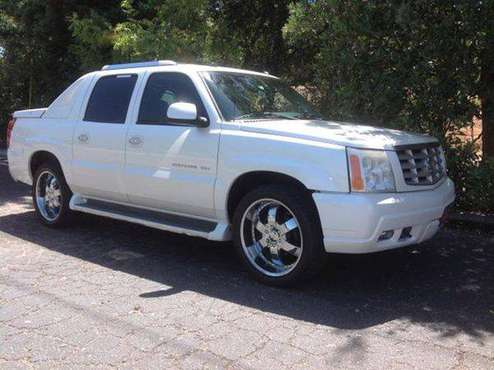 2005 Cadillac Escalade EXT Base AWD 4dr Crew Cab SB Fast Easy Credit A for sale in Atascadero, CA
