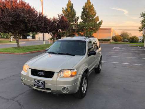 2005 FORD ESCAPE LIMITED LOW MILE AWD ONE OWNER FOR SALE for sale in SACTRAMENTO, CA