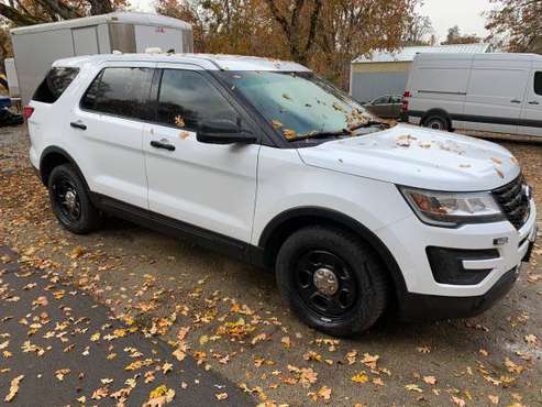 2016 Ford Explorer AWD - cars & trucks - by owner - vehicle... for sale in Central Point, OR
