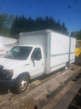 Ford E 350 14 foot box truck Year: 2015 for sale in Asheville, NC
