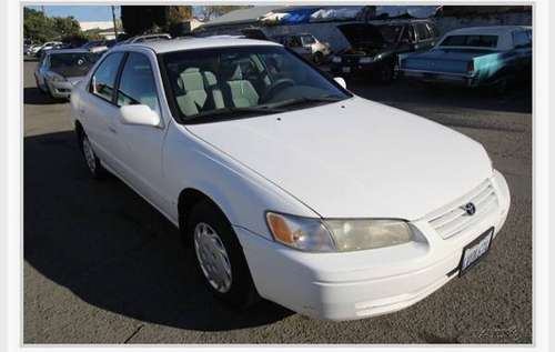 1999 ALPINE WHITE TOYOTA CAMRY LE 4 CYLINDER SEDAN FOR SALE - cars & for sale in Long Beach, CA