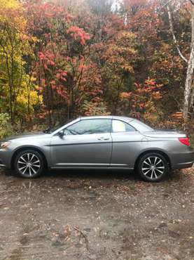 2011 Chrysler 200 hard top convertible - cars & trucks - by owner -... for sale in Williamsburg, MA