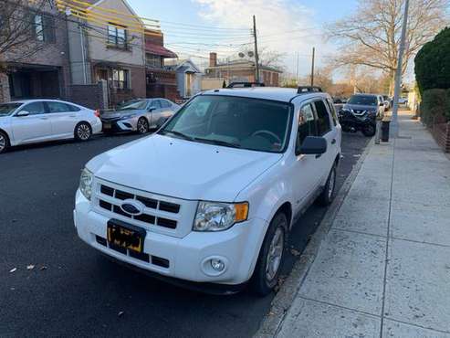 Ford Escape Hybrid AWD 69k miles - cars & trucks - by owner -... for sale in College Point, NY