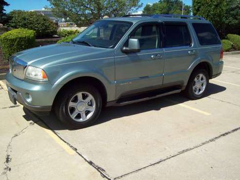 LINCOLN AVIATOR 2005 - cars & trucks - by owner - vehicle automotive... for sale in Eastlake, OH