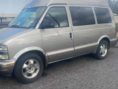 200 3 wheelchair Astro van - cars & trucks - by owner - vehicle... for sale in Memphis, TN