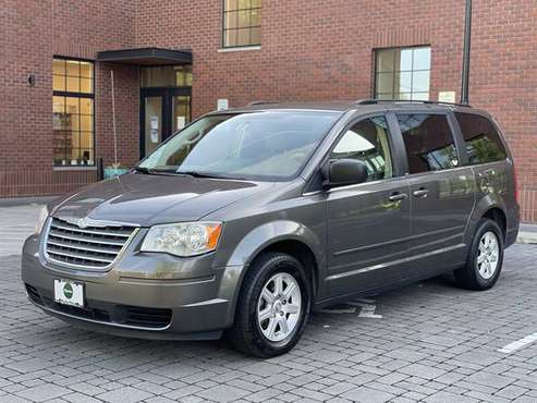 2010 Chrysler Town & Country LX w/STO-N-GO/ONLY 121k! - cars & for sale in Gresham, OR