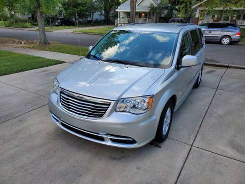 2012 Chrysler Town & Country for sale in Wichita, KS