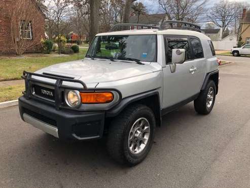 2007 Toyota FJ Cruiser - cars & trucks - by owner - vehicle... for sale in Baldwin, NY