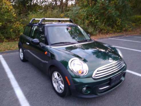 2012 Mini Cooper hatchback coupe leather pano roof 6-speed for sale in Southbury, CT