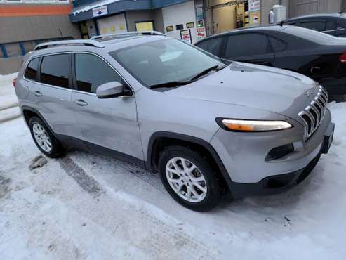 2017 Jeep Cherokee Latitude 4x4 - cars & trucks - by owner - vehicle... for sale in Anchorage, AK