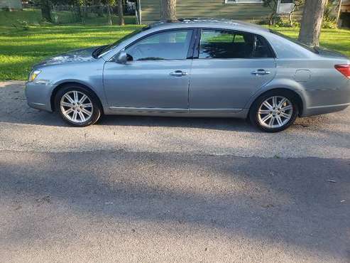 Toyota Avalon Limited - cars & trucks - by owner - vehicle... for sale in Joliet, IL