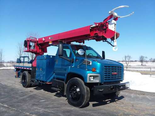2007 GMC C7500 47 Sheave Height Altec Diesel 120k mi Digger Derrick for sale in Gilberts, WI