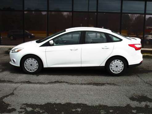 LOW MILAGE FOR FOCUS - - by dealer - vehicle for sale in La Fayette, TN