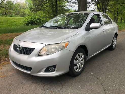 2010 Toyota Corolla, beautiful condition, smooth drive! - cars & for sale in Elizabeth, NY
