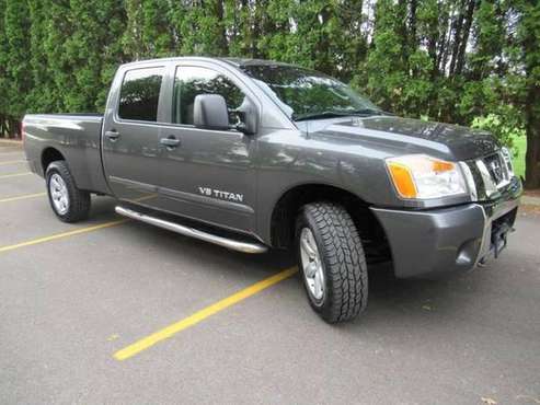 2008 Nissan Titan PRO 4X FFV 4x4 Crew Cab Long Bed 4dr (2008.5) for sale in Bloomington, IL