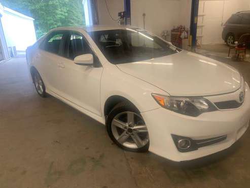 2014 camry se back up camera blue tooth - cars & trucks - by owner -... for sale in Lakewood, NJ