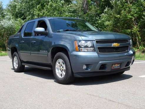 2012 Chevrolet Avalanche 4x4 - cars & trucks - by dealer - vehicle... for sale in Derry, MA