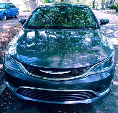 Chrysler 200 Like New - cars & trucks - by owner - vehicle... for sale in Hollywood, FL