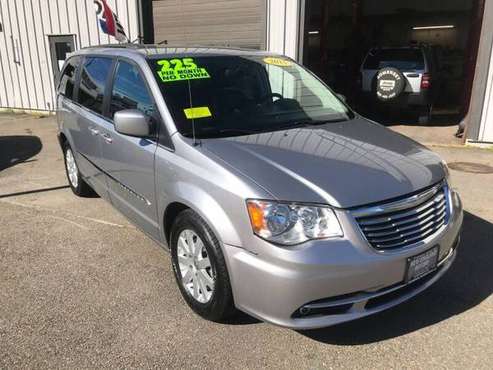 2015 Chrysler Town and Country Touring 4dr Mini Van ** 67,242 Miles... for sale in leominster, MA