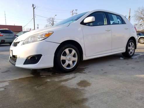 2010 Toyota Matrix S - cars & trucks - by dealer - vehicle... for sale in Champaign, IL