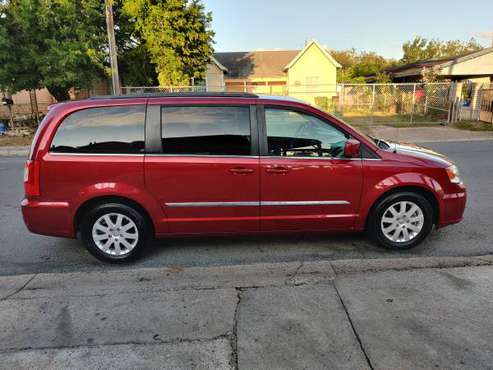 !!! 2014 CHRYSLER TOWN & COUNTRY !! DVD !! CAMARA $$ 5,390 CASH $?$?... for sale in Brownsville, TX