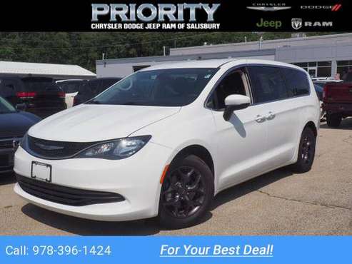 2017 Chrysler Pacifica Touring hatchback White for sale in Salisbury, MA