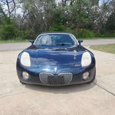 2008 Pontiac Solstice convertible automatic cold ac chrome wheels CD for sale in Austin, TX