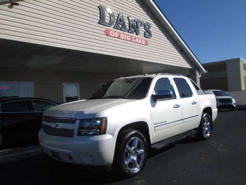 2011 CHEVY AVALANCHE LTZ CREW CAB LOW MILES! PEARL WHITE! LIKE NEW!... for sale in Monticello, MN