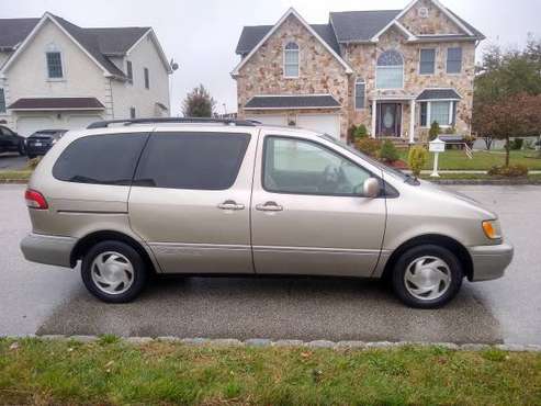 Toyota Sienna XLE Minivan Luxury Reliable 3rd Row obo for sale in Cherry Hill, NJ