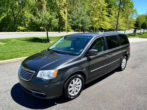 2012 chrysler town & country family minivan Loaded for sale in STATEN ISLAND, NY