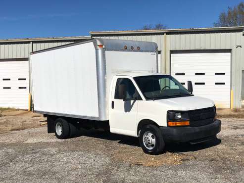 2005 Chevrolet Express G3500 Box Truck - cars & trucks - by owner -... for sale in Malvern, AR