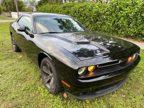 2015 DODGE CHALLENGER🔥V6🔥COUPE🔥CLEAN TITLE🔥 - cars & trucks - by... for sale in Hollywood, FL