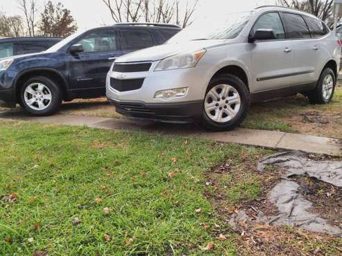 2009 Chevy Traverse.. unbelievable price.. - cars & trucks - by... for sale in Indianapolis, IN
