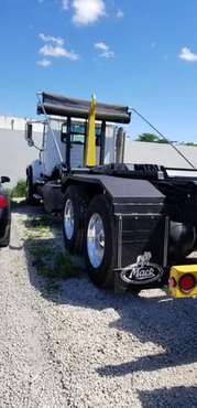 2006 Mack CV713 Hooklift Roll Off Truck for sale in U.S.