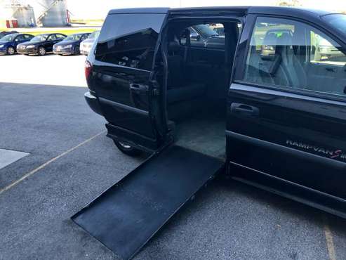 2005 Dodge Grand Caravan (Side-Entry Handicap-Accessible IMS... for sale in Jefferson, WI