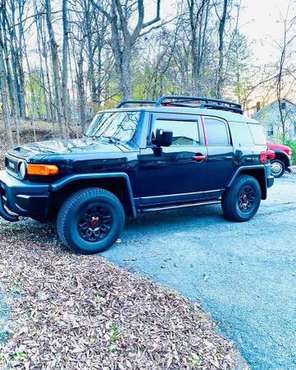 2007 TOYOTA FJ CRUISER 4X4 4D SUV WITH TRD PERFORMANCE PACKAGE -... for sale in Monroe, CT