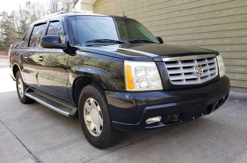2002 Cadillac Ext escalade truck/chevrolet avalanche - cars & for sale in Vinemont, AL