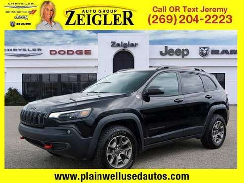 *2020* *Jeep* *Cherokee* *Trailhawk* - cars & trucks - by dealer -... for sale in Plainwell, MI