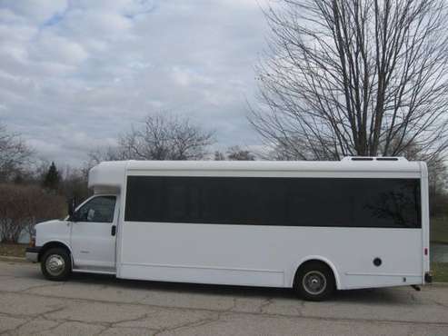 BUS 2014 CHEVY EXPRESS CUTAWAY - cars & trucks - by owner - vehicle... for sale in Gurnee, IL