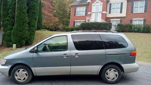 2002 Toyota sienna van third row seating dependable daily driver -... for sale in Acworth, AL