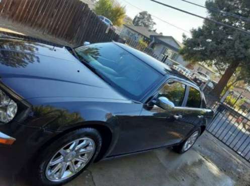 2006 Chrysler 300 Hemi - cars & trucks - by owner - vehicle... for sale in American Canyon, CA