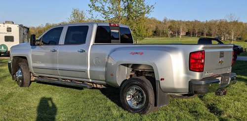 Immaculate 2015 1 Ton Chevy Duramax Diesel Dually Crew cab - DELETED for sale in BILLINGS, MO
