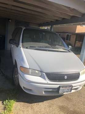 1996 chrysler town & country for sale in Salinas, CA