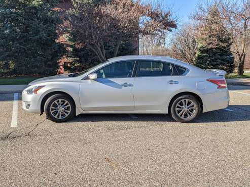 2015 Silver Nissan Altima - cars & trucks - by owner - vehicle... for sale in Grand Rapids, MI