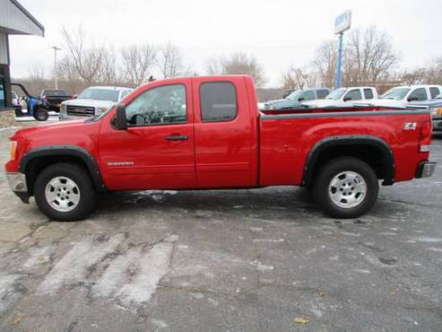 2013 gmc 1500 quadcab 4x4 - cars & trucks - by dealer - vehicle... for sale in Fort Atkinson, WI